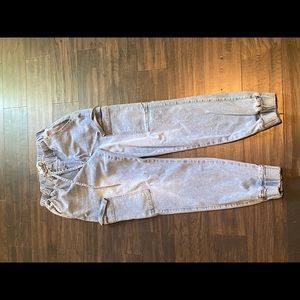 Light wash boyfriend jean